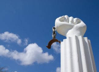 De herdenking van de slavernij op curaçao.